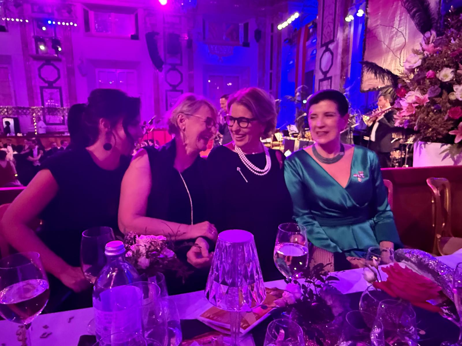 Gruppenfoto: Mag. Stefanie Bardach und Freunde